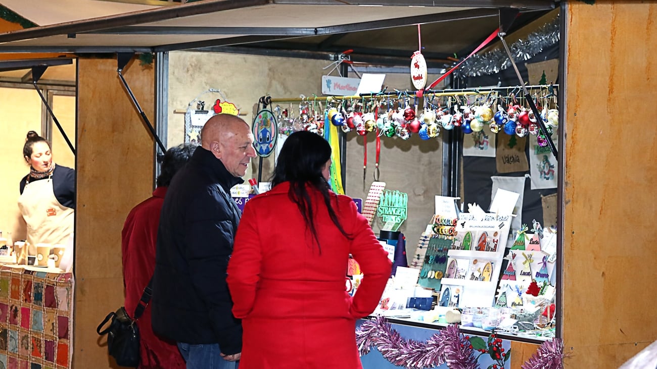 Un total de 17 puestos lucen en la Plaza de la Hispanidad