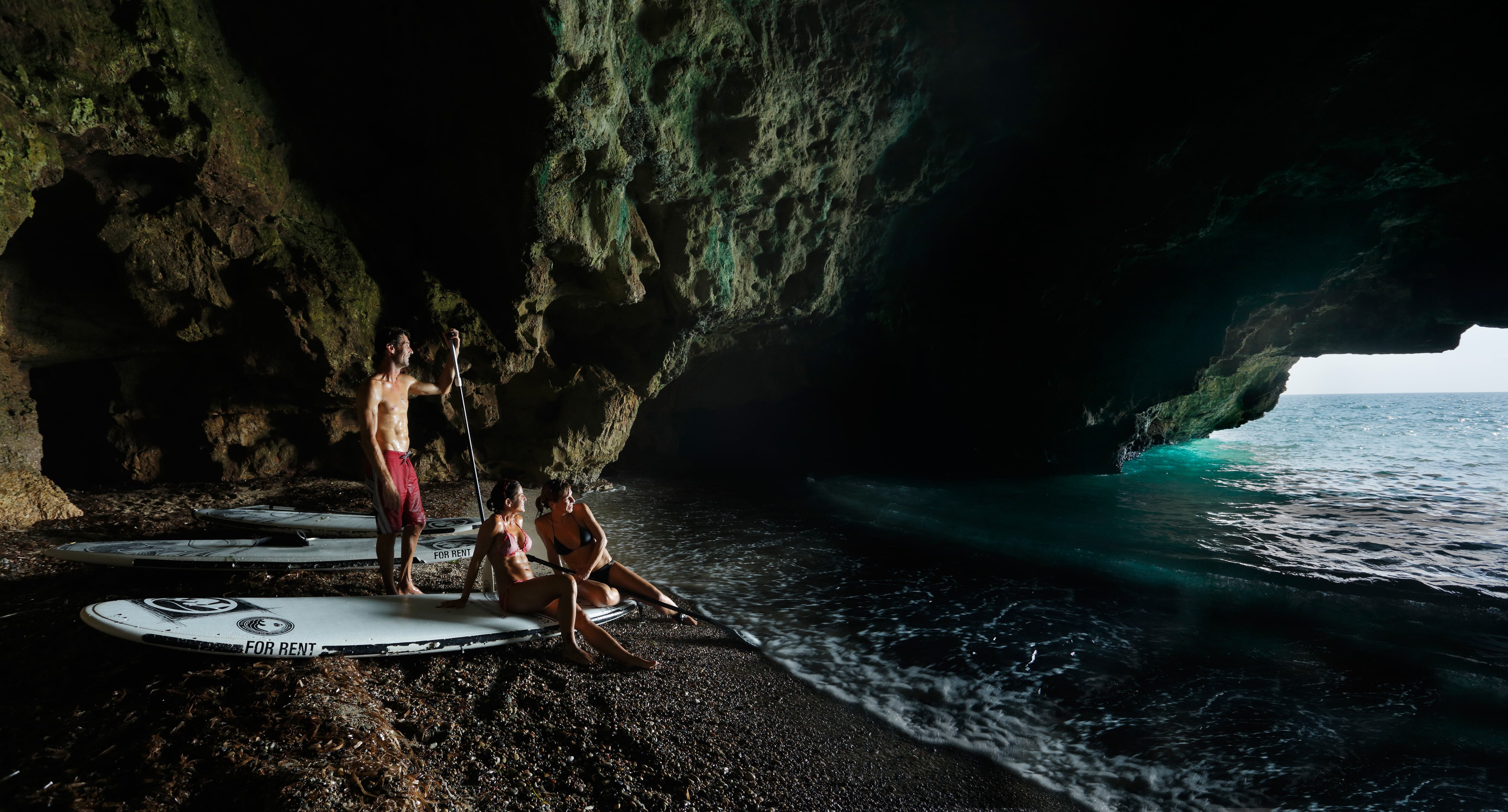 Interior de la Cova del Llop Marí