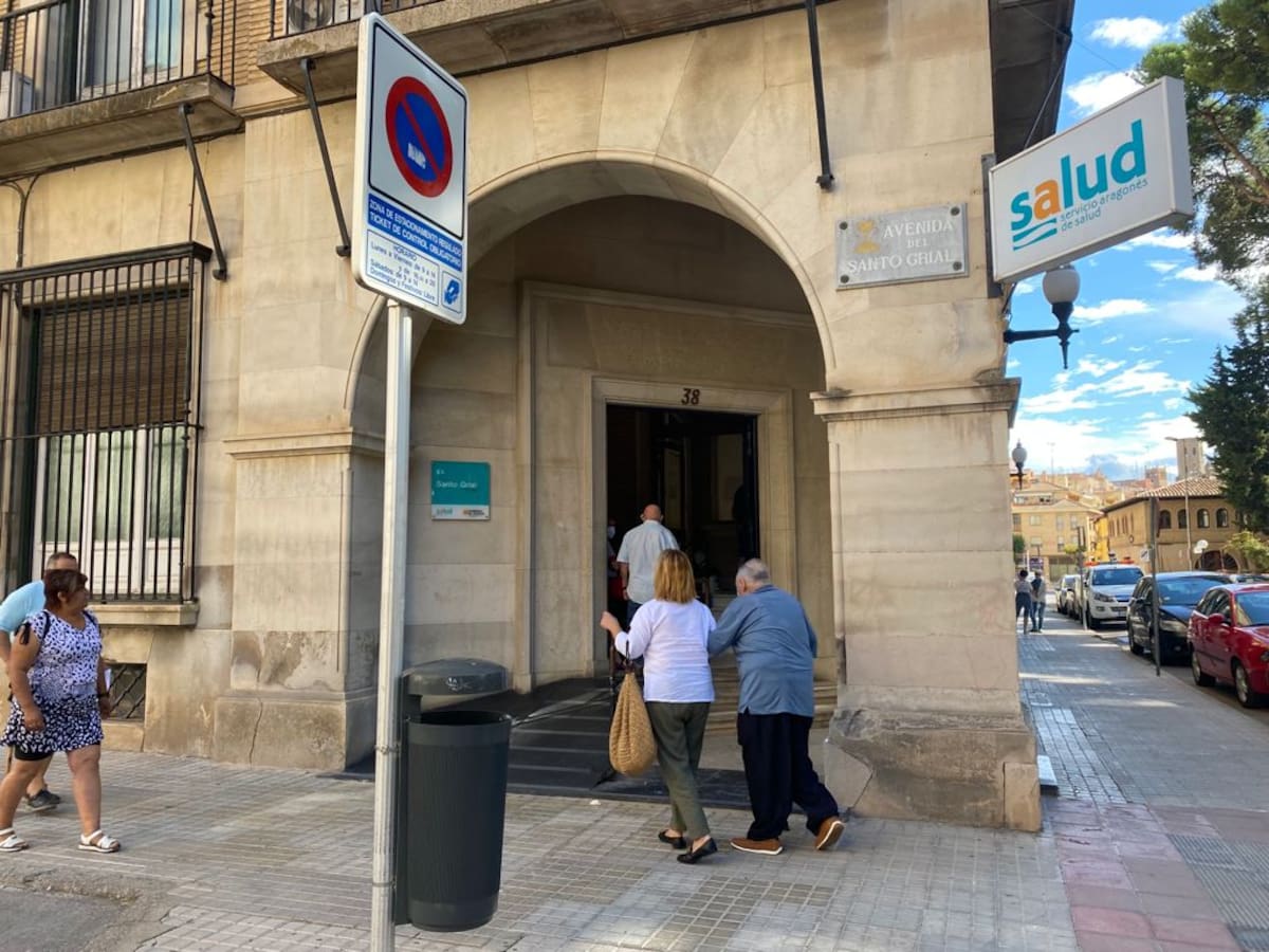 Los positivos por coronavirus descienden hasta los 24 en la provincia, 15 en la capital