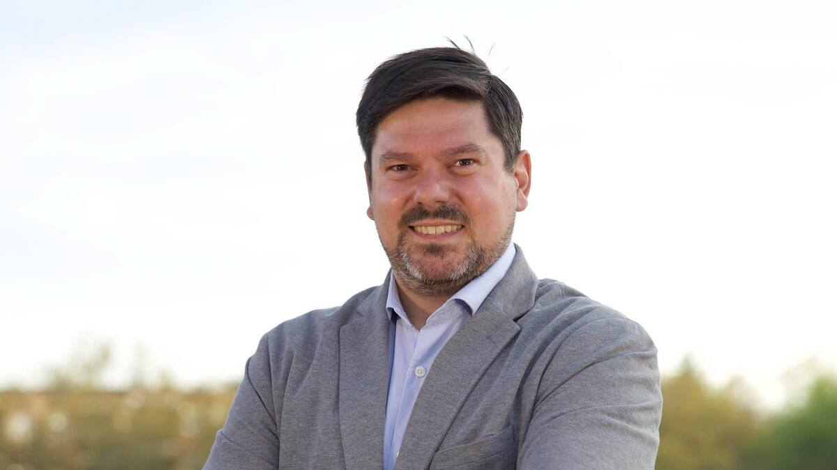 Hablamos con Andrés García-Caro, concejal del PSOE en San Sebastián de los Reyes, que ha anunciado que en la próxima asamblea de elección de la nueva Comisión Ejecutiva Municipal presentará una candidatura alternativa a la oficial