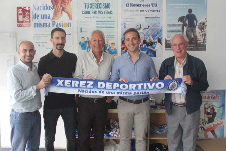 Representante de Proliga con directivos del Xerez DFC