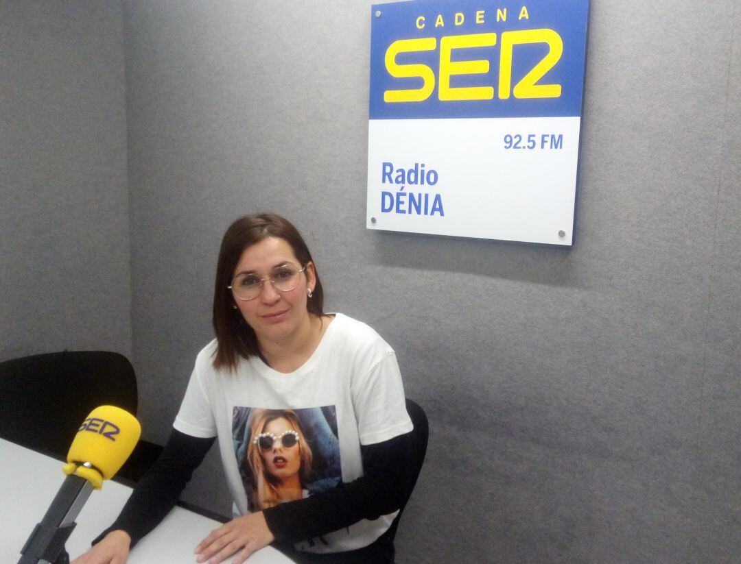 Mar Chesa en su visita a la redacción de Radio Dénia Cadena SER.