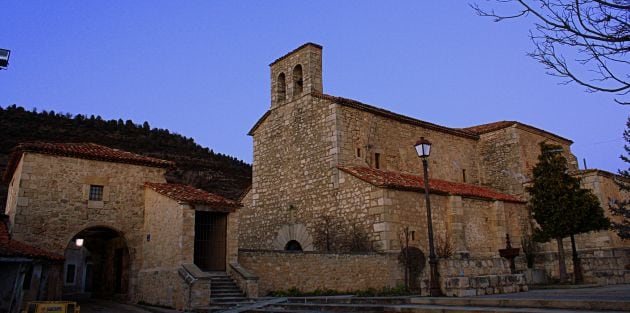 Iglesia de Poyatos.