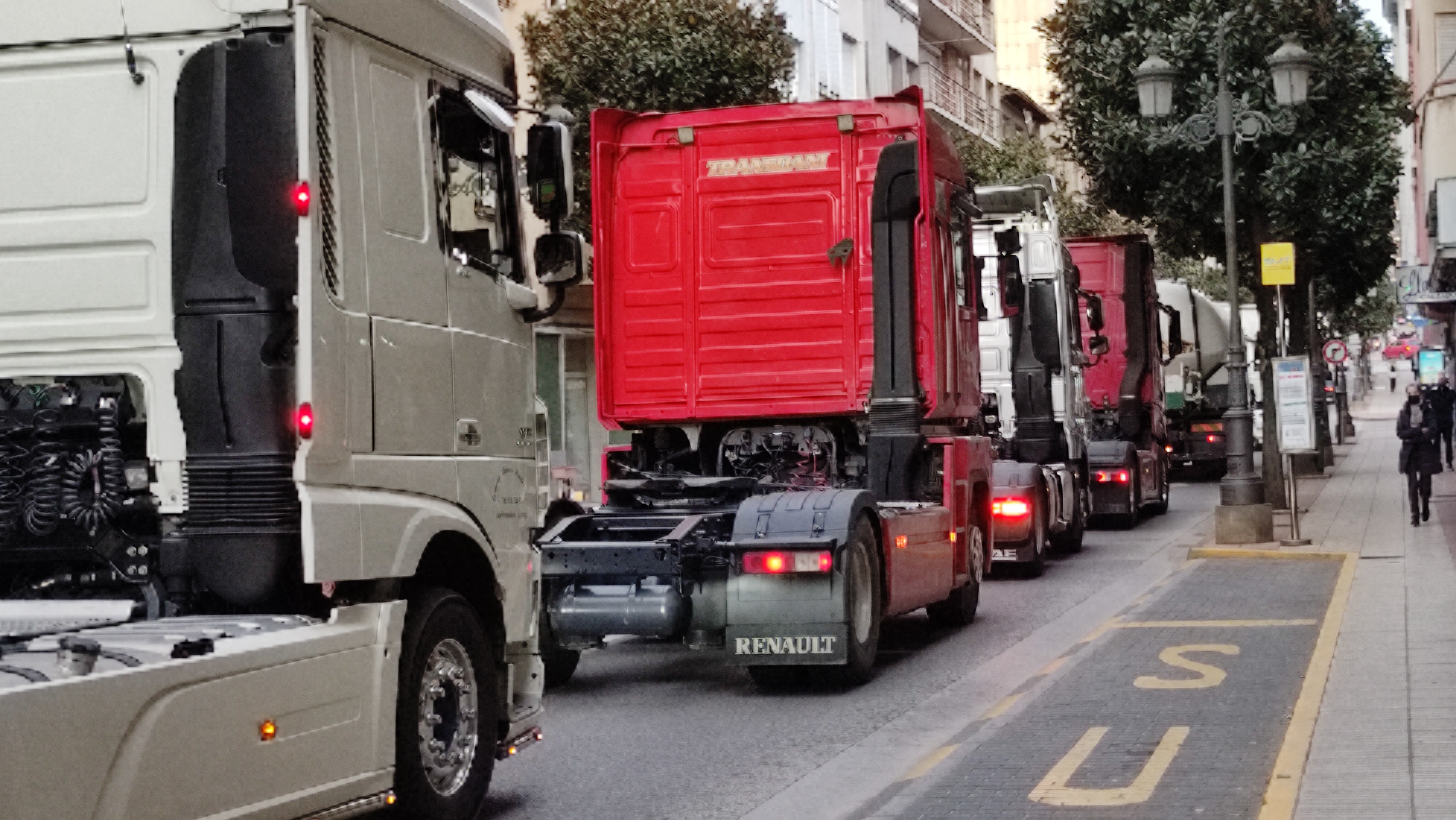 Los transportistas durante una de las movilizaciones del paro en Ponferrada