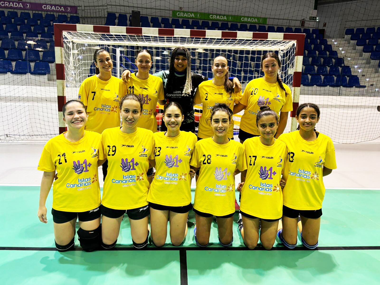 Equipo juvenil femenino del Lanzarote-Puerto del Carmen.