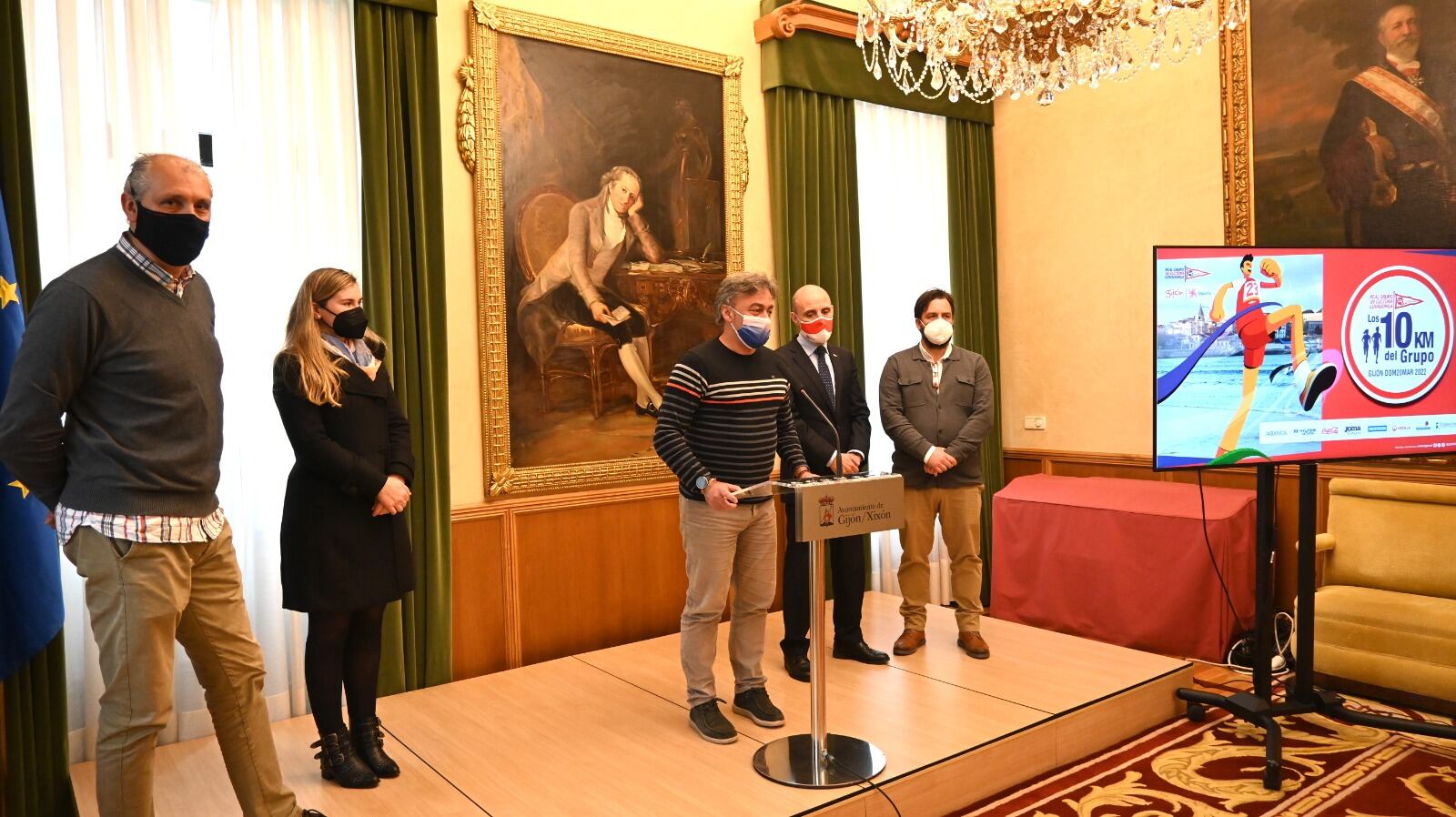 Acto de presentación de la carrera Los 10 Kilómetros del Grupo en el ayuntamiento de Gijón.