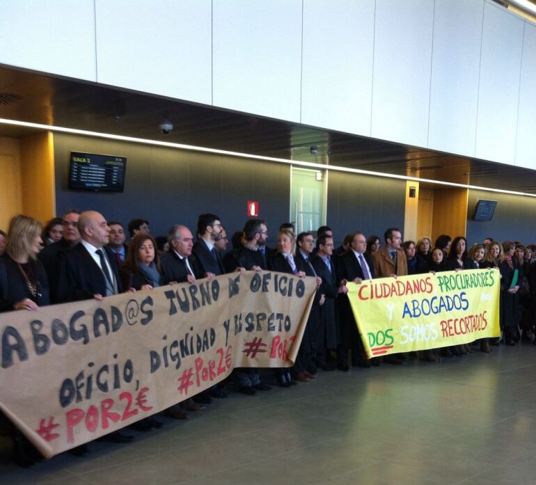 Abogados del Turno de Oficio, concentrados en la Ciudad de la Justicia