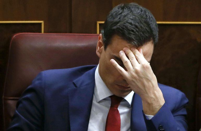 El secretario general del PSOE, Pedro Sánchez, durante un pleno del Congreso de los Diputados