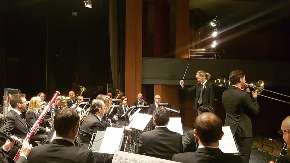 Concierto de la Banda Municipal en el Teatro Darymelia.