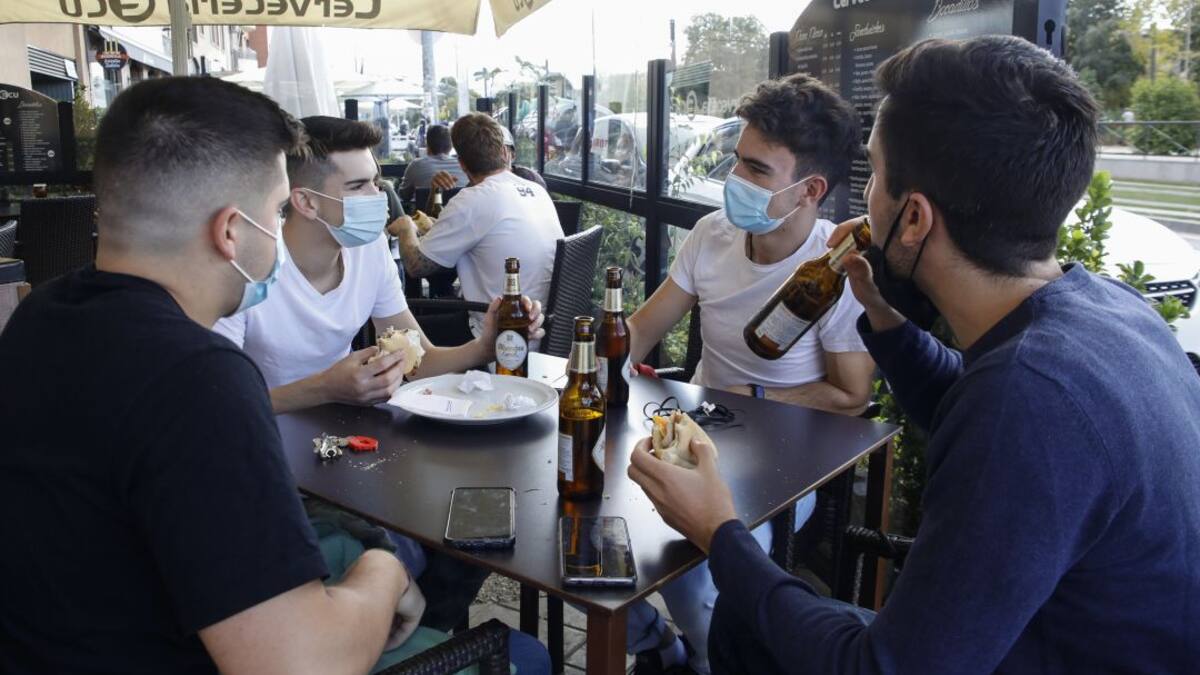 Jiménez (Hostemur): ¿No es una incongruencia cerrar la hostelería y abrir las reuniones familiares?"