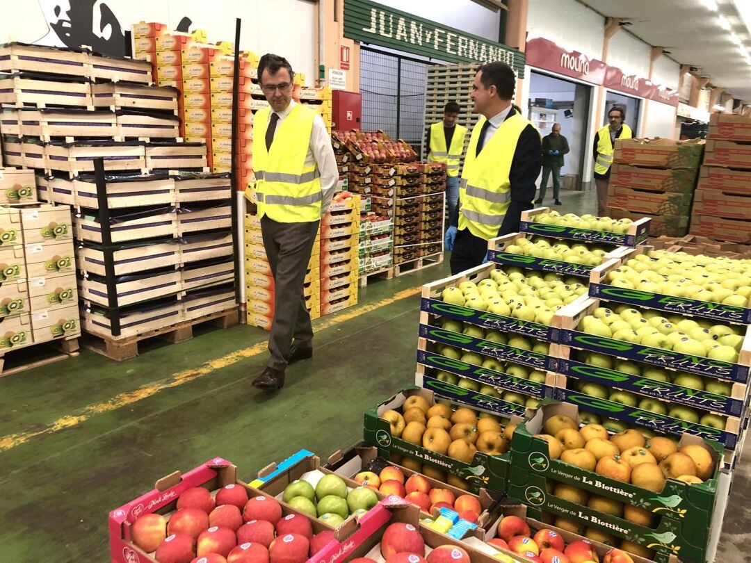 Mercamurcia mantiene su actividad habitual y garantiza el suministro de alimentos frescos