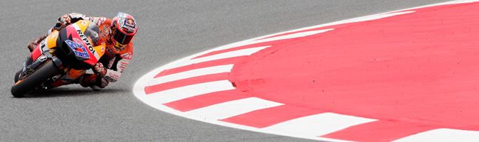 Stoner rueda en Montmeló