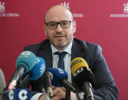 El concejal Bernardo Jordano, en una rueda de prensa. Imagen de archivo