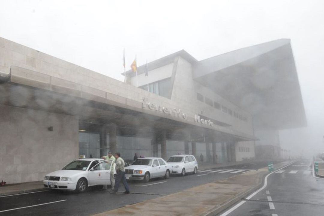 Fachada principal del Aeropuerto Tenerife Norte ubicado en la ciudad de San Cristóbal de La Laguna