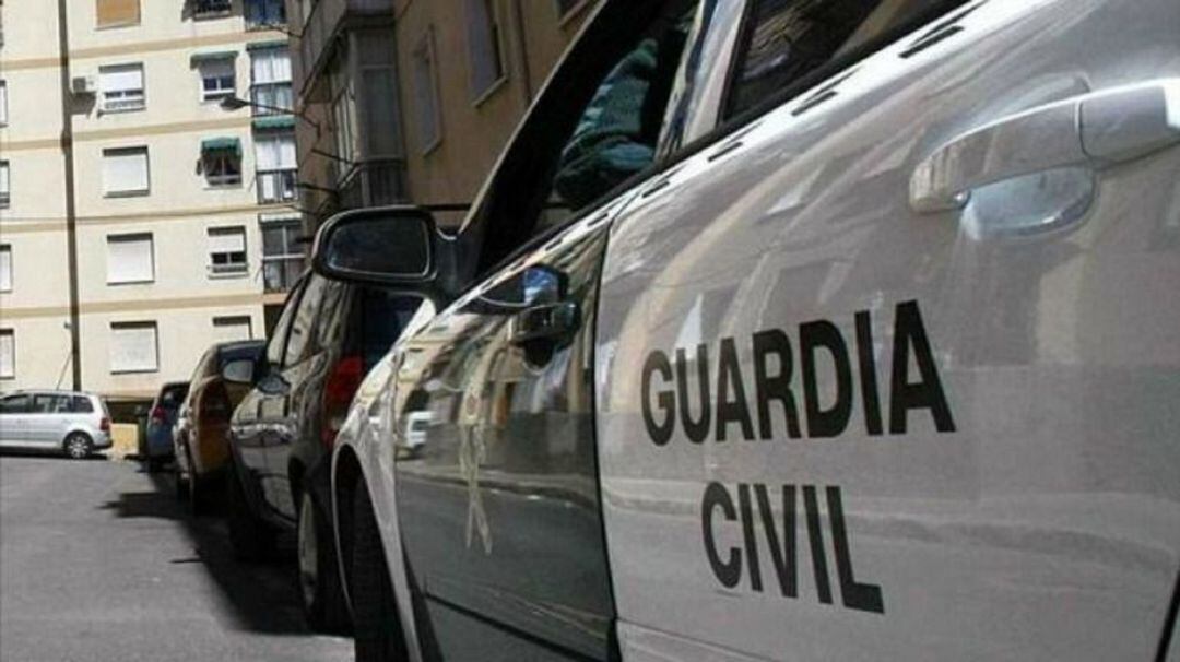 Guardia Civil patrullando por las calles