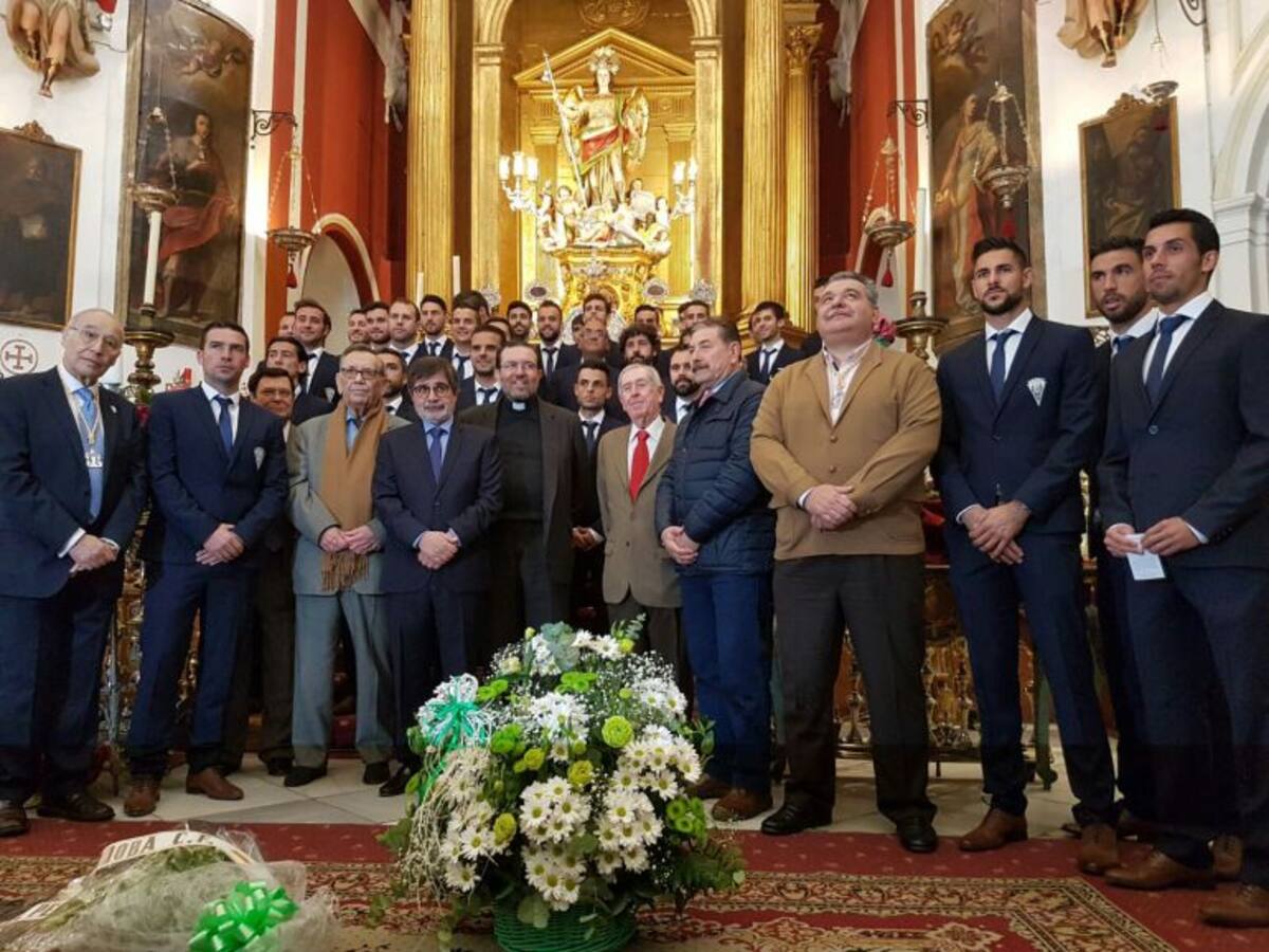 El Córdoba CF hace la tradicional ofrenda floral