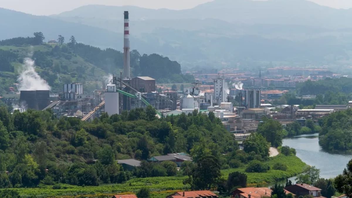 El comité rechaza el ERE de Solvay por aumentar la precariedad sin un plan industrial detrás