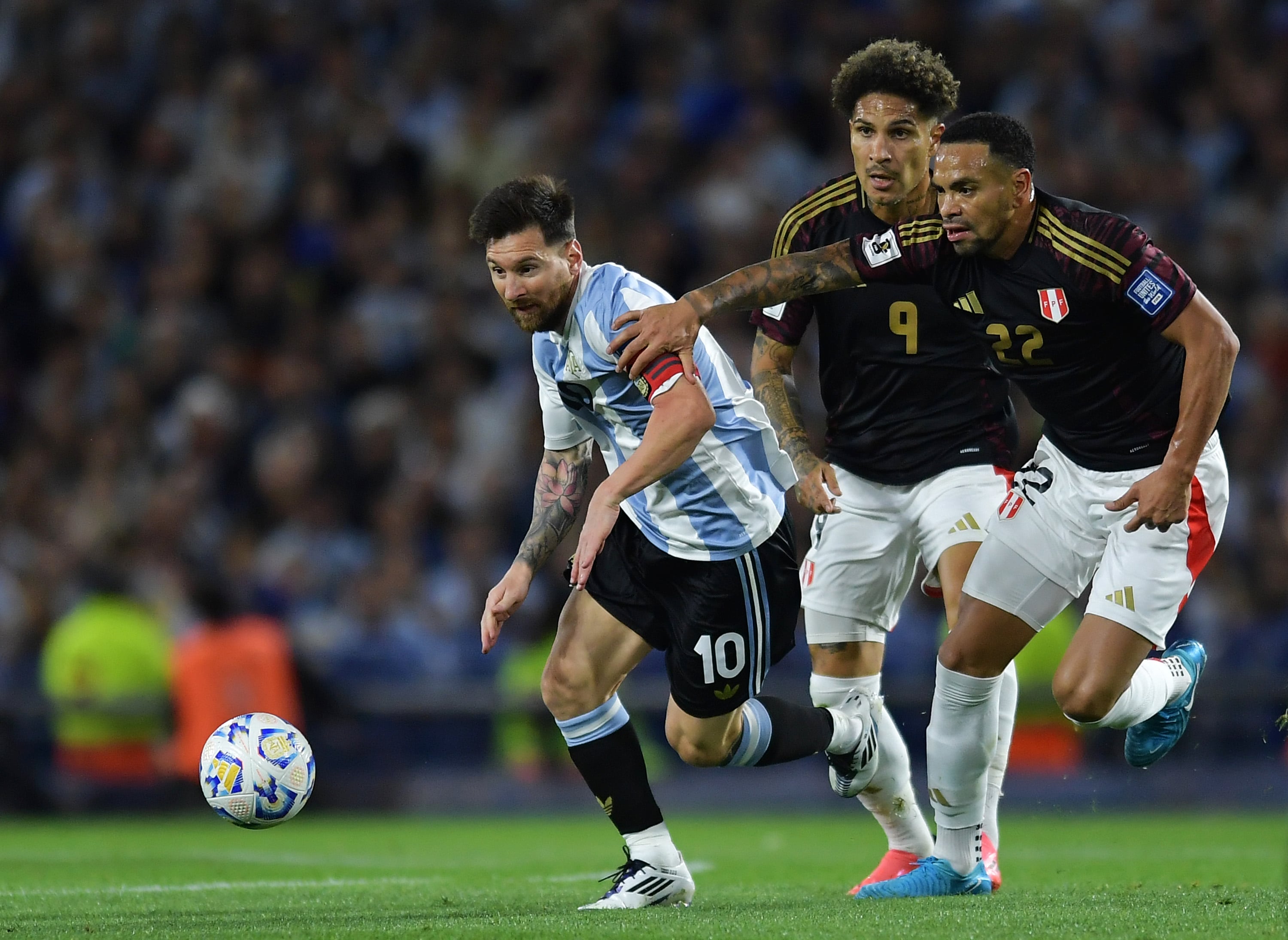 Lionel Messi contra Perú