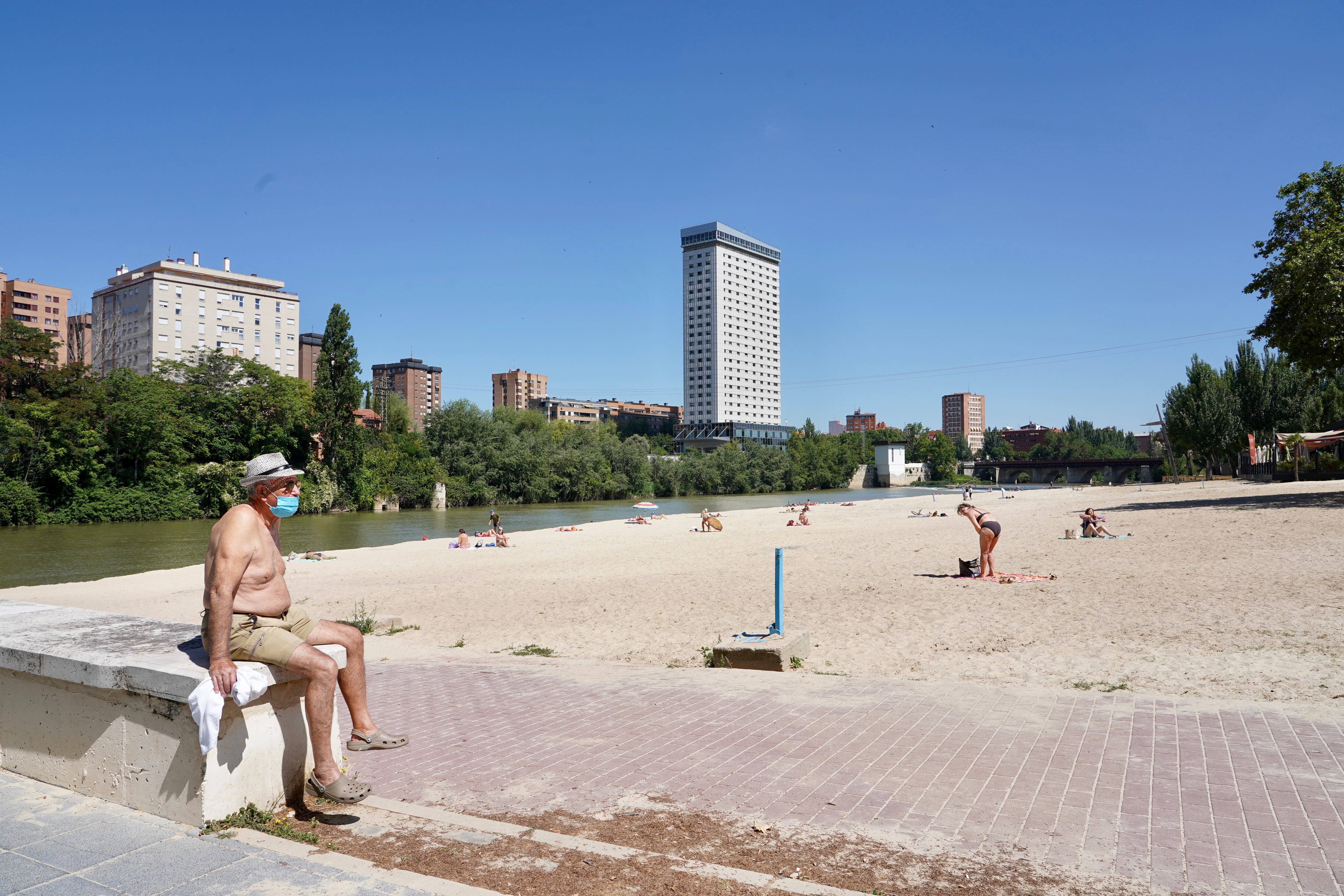 Vista general de la playa de Las Moreras, en Valladolid | ICAL