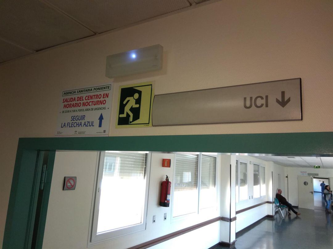 Archivo - Acceso a la UCI en un hospital.