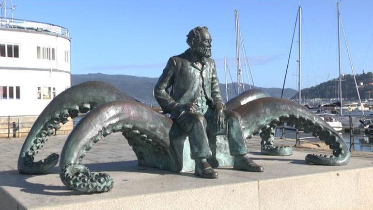 La estatura de Julio Verne en el Naútico de Vigo recuerda la relación del autor con la ciudad.