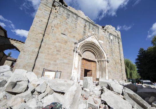 ITA48 AMATRICE (ITALIA), 24/08/2016.- Vista de los destrozos provocados por el terremoto en la localidad de Amatrice, en el centro de Italia.