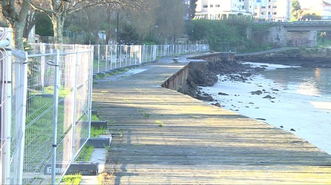 El paseo de Bouzas vallado