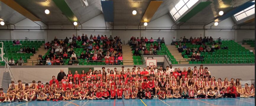 Foto de familia de todos los jugadores