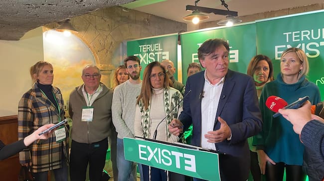 Candidatura de Teruel Existe, en un bar del centro de Teruel