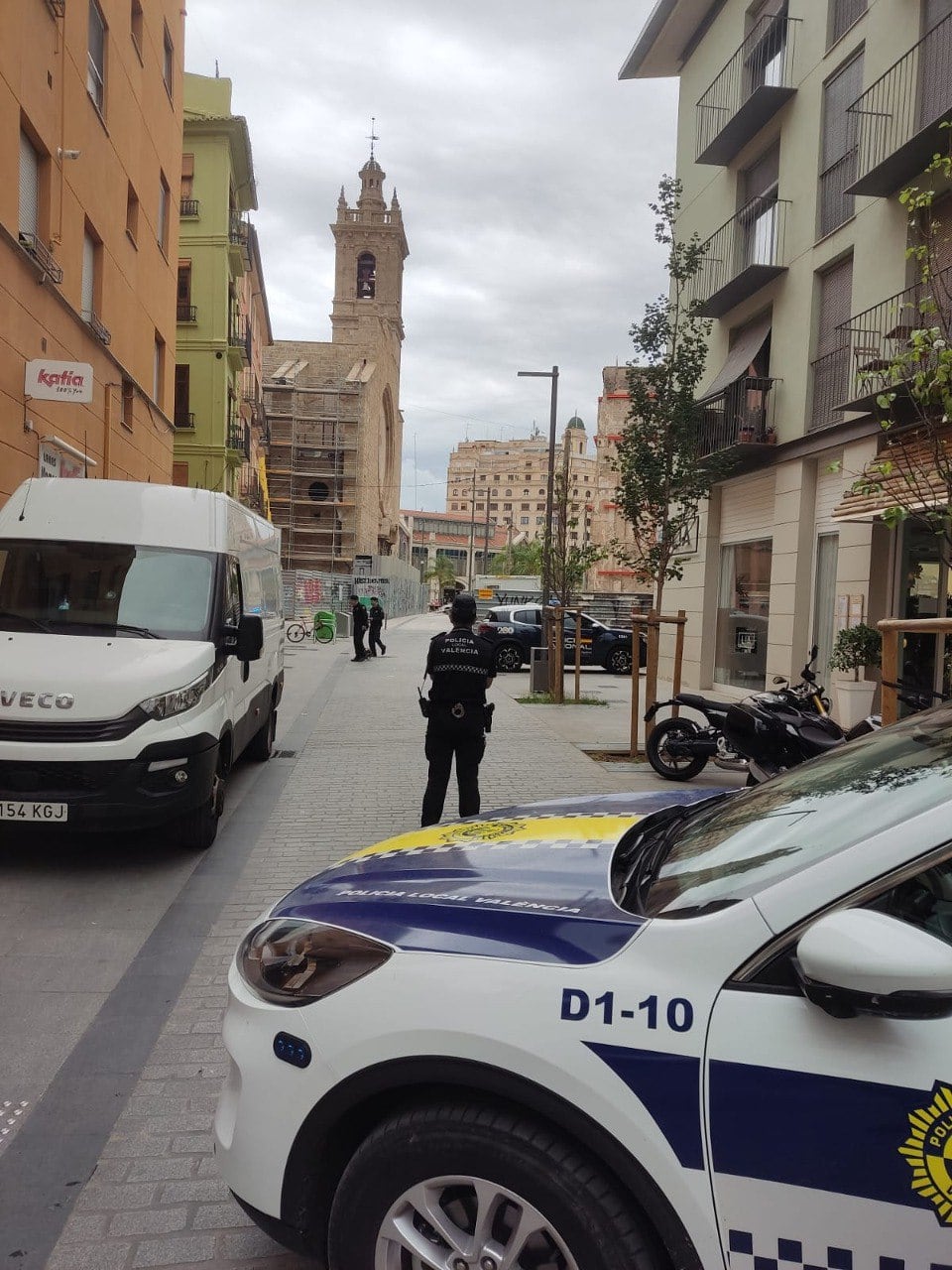 Artefacto explosivo antiguo localizado este miércoles por unos obreros mientras trabajaban en la rehabilitación de un edificio en València.