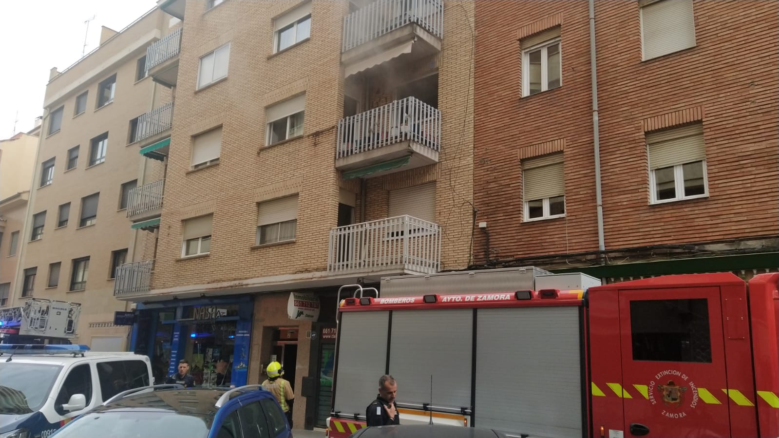 Coche de bomberos en la Calle Cardenal Mella