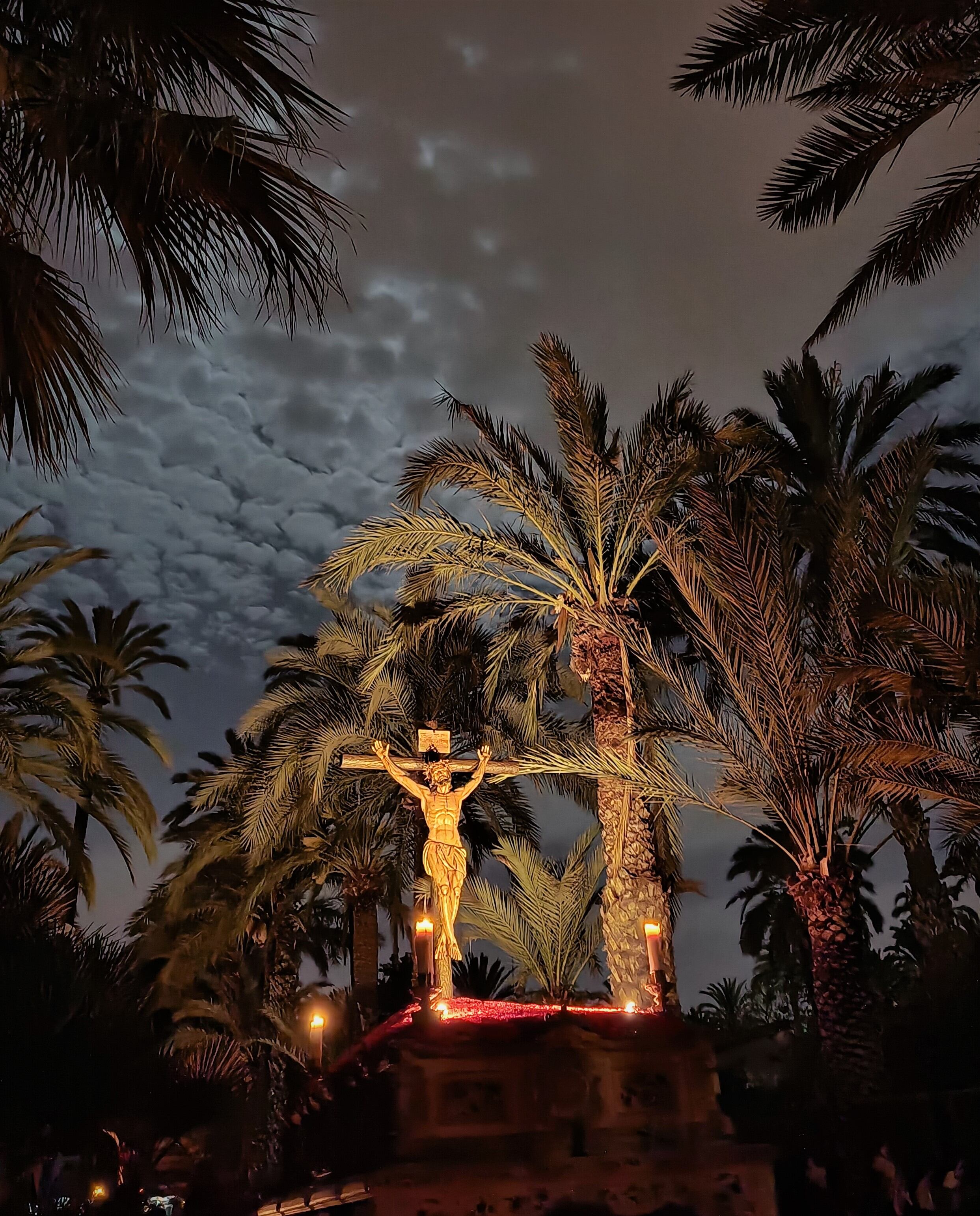 Segunda clasificada Fotografía del Cristo del Amor obra de Héctor Candela Ferrández