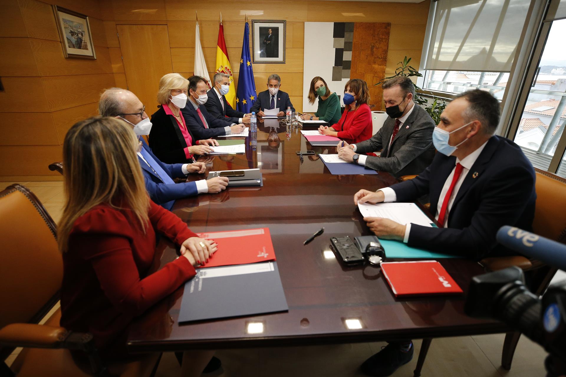 imagen de archivo de un consejo de gobierno.