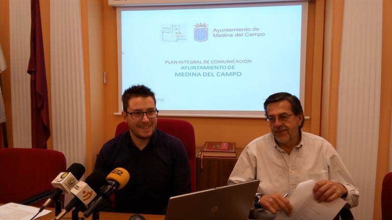 El concejal de turismo, José María Magro, presenta el Plan de Comunicación