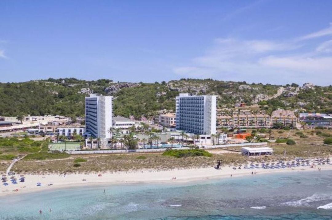 Els hotels de Son Bou no tenien permís per a fer el soterrani segons la documentació que presenta el GOB.