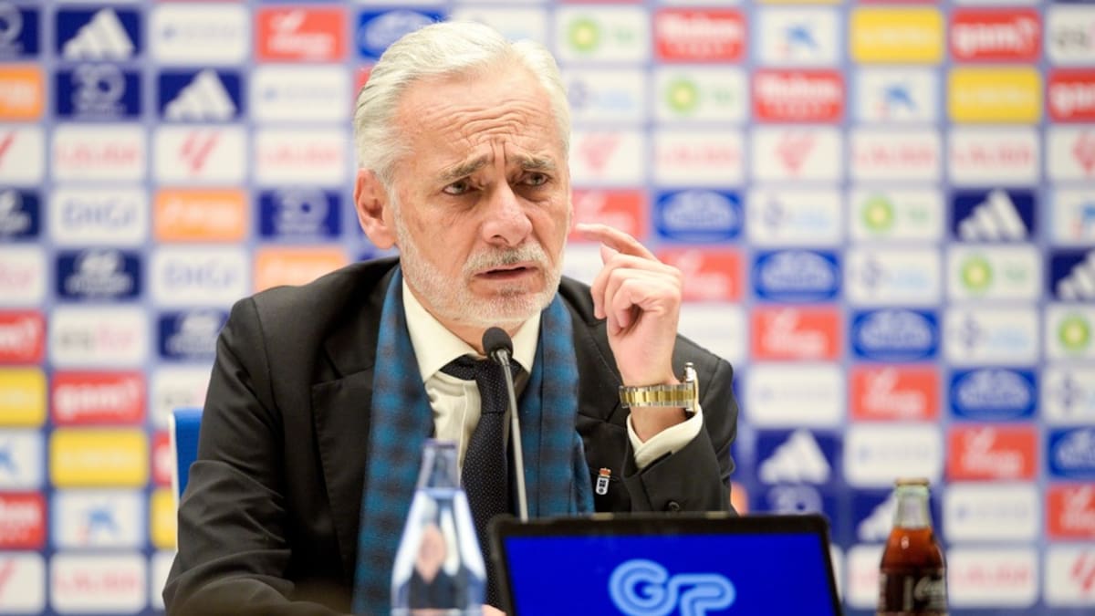 Jesús Martínez, dueño del Real Oviedo, contesta a las críticas por su gestión: "No estoy de acuerdo en eso de más fútbol, menos negocio"