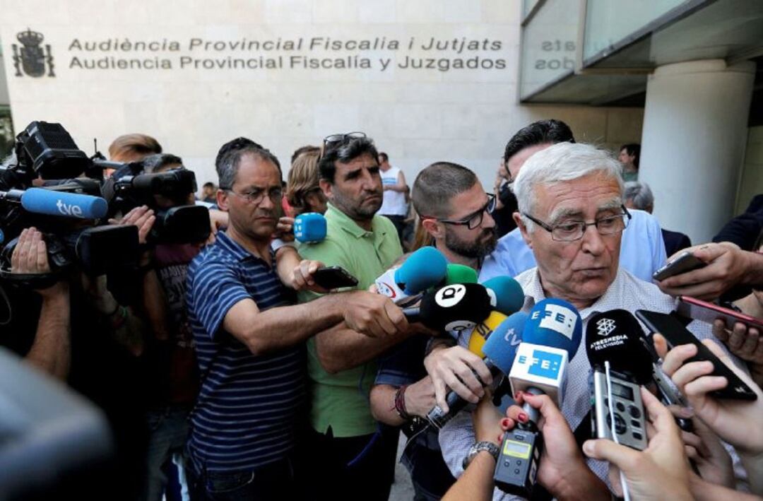 El alcalde de Valencia, Joan Ribó, a las puertas de la Ciudad de la Justicia donde declaró como investigado en junio de 2018