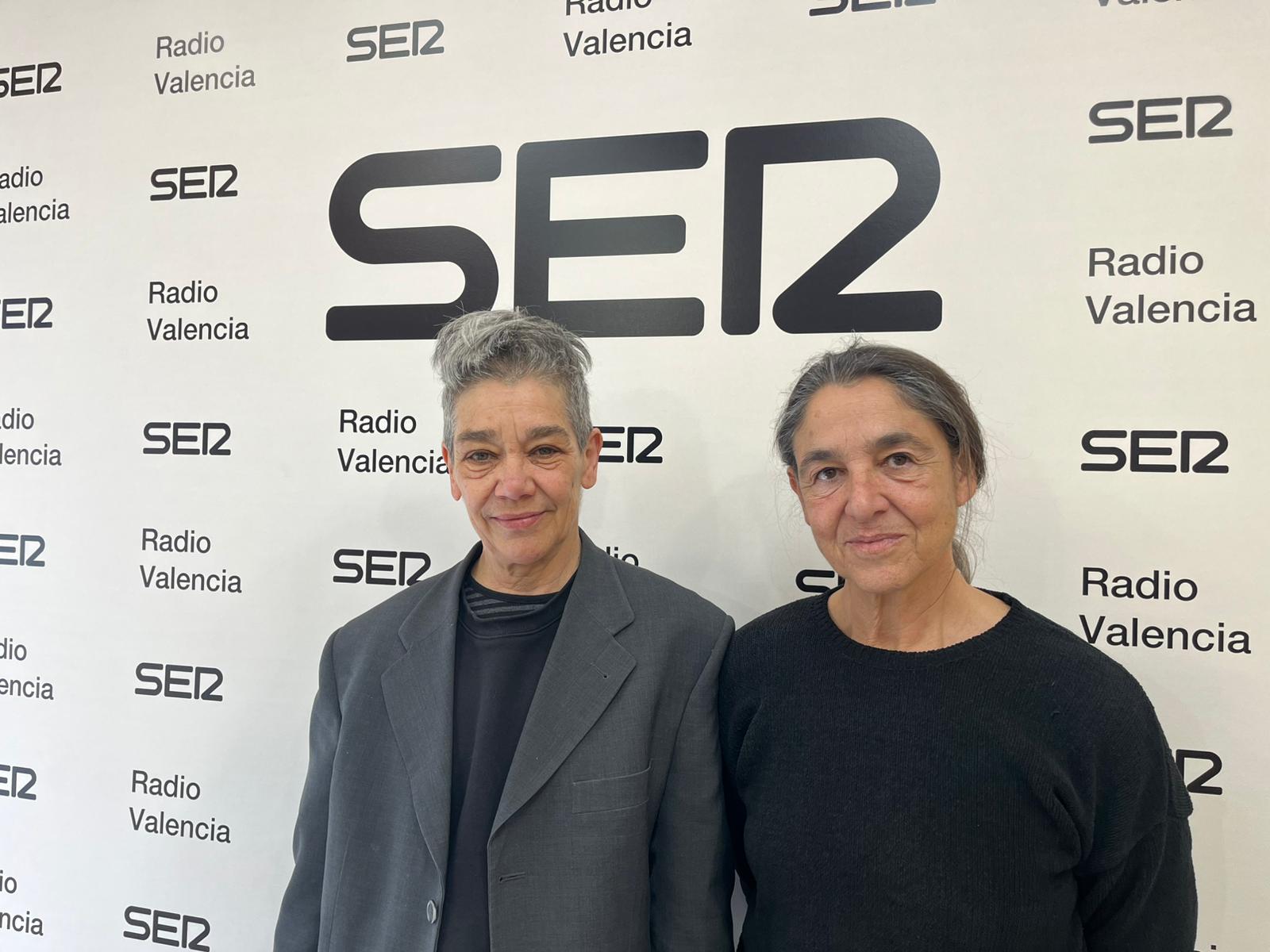 María Muñoz Y Mónica Valenciano en los estudios de Radio Valencia Cadena SER.