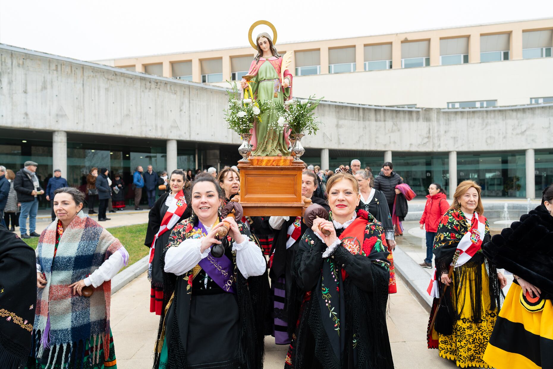Procesión en honor a Santa Águeda en Tres Cantos