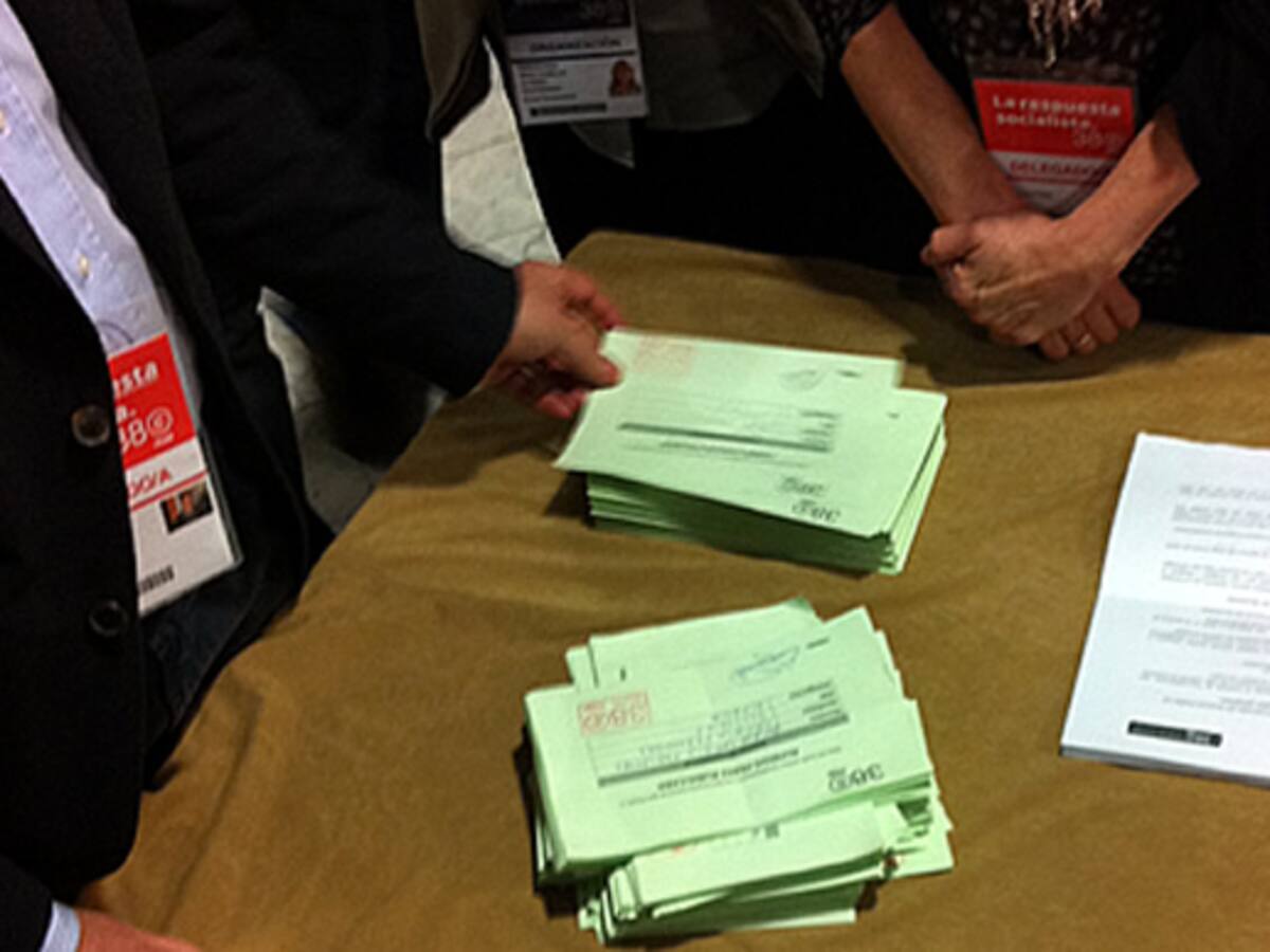 Rubalcaba y Chacón presentan el máximo de avales permitido por lo estatutos