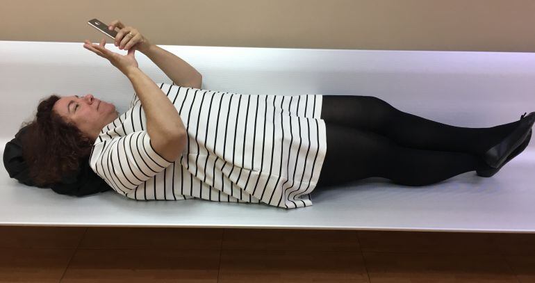 La Fuensi haciendo deporte en los estudios de Hoy por hoy