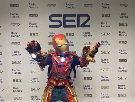 El Iron Man Runner en los estudios de Radio Gandia SER