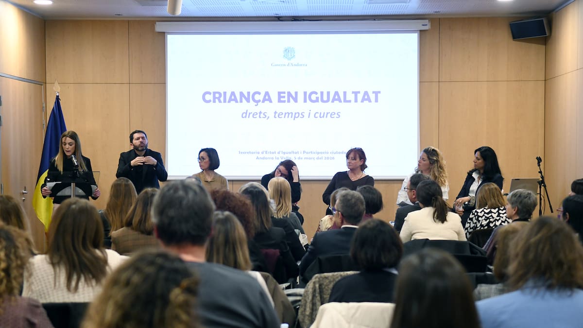 Cadena defensa l'equiparació dels permisos parentals per avançar en igualtat
