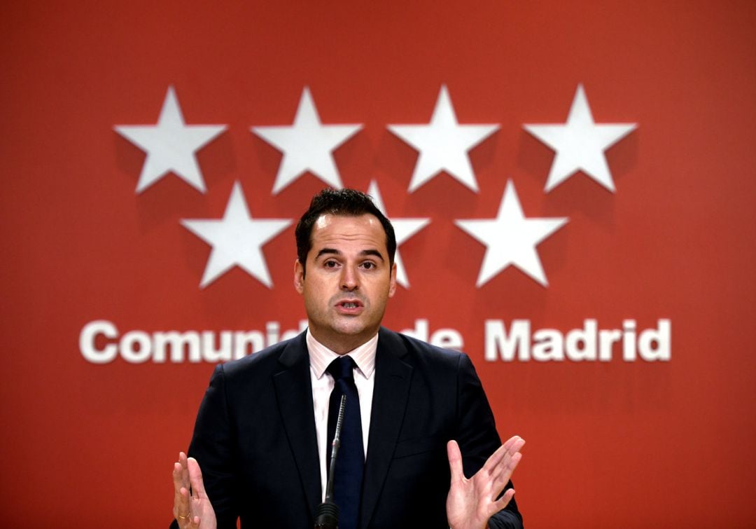 El vicepresidente, consejero de Deportes, Transparencia y portavoz de la Comunidad de Madrid, Ignacio Aguado, comparece en rueda de prensa posterior al Consejo de Gobierno de la comunidad, en la Real Casa de Correos, Madrid (España), a 9 de diciembre de 2020. SALUD 
 
 