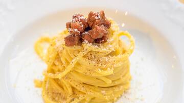 El cocinero Gordon Ramsay indigna a Italia entera por un ingrediente de su pasta carbonara