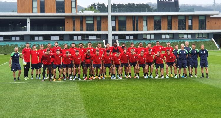 El nuevo Athletic de Ernesto Valverde ha posado antes de comenzar la sesión. Cadena SER