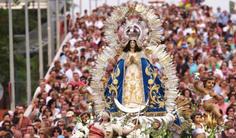 La multitudinaria procesión