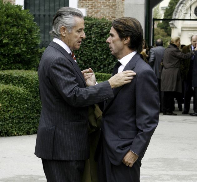 Blesa, con Aznar en noviembre de 2010 en el funeral del padre de Ana Botella.