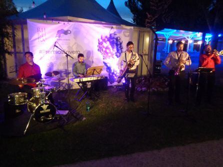 El colectivo ribereño K-Jazz-T puso la banda sonora a la velada