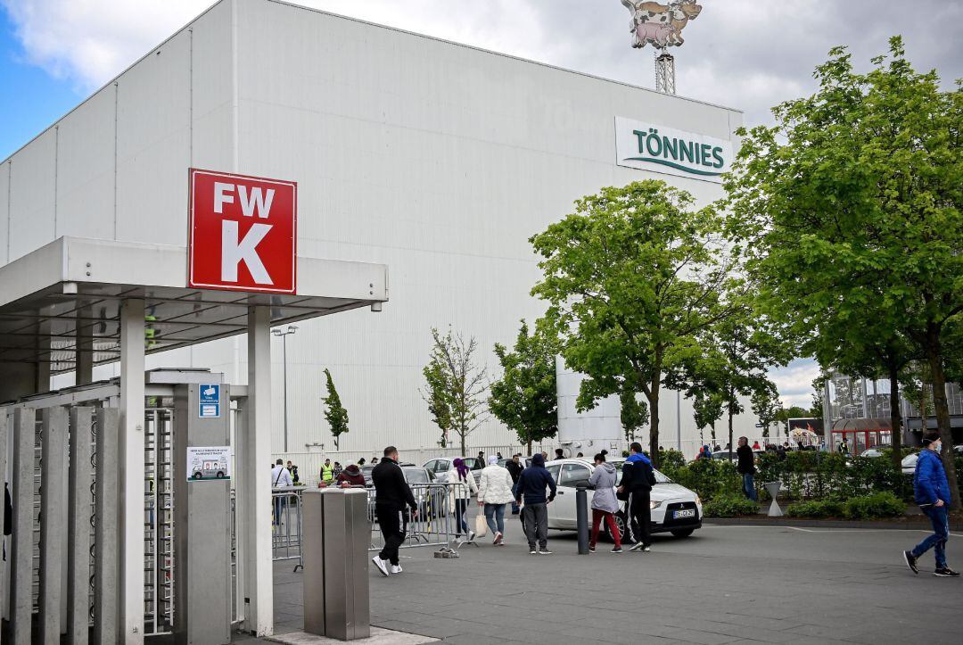 Un rebrote en un matadero de Alemania deja 650 positivos.